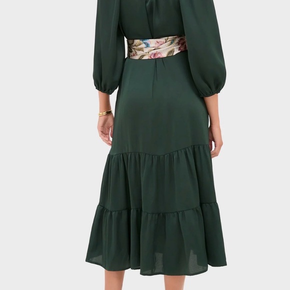 NWT TUCKERNUCK Dark Green Hammered Satin Lyles Dress
Dark Green / M - Picture 2 of 7